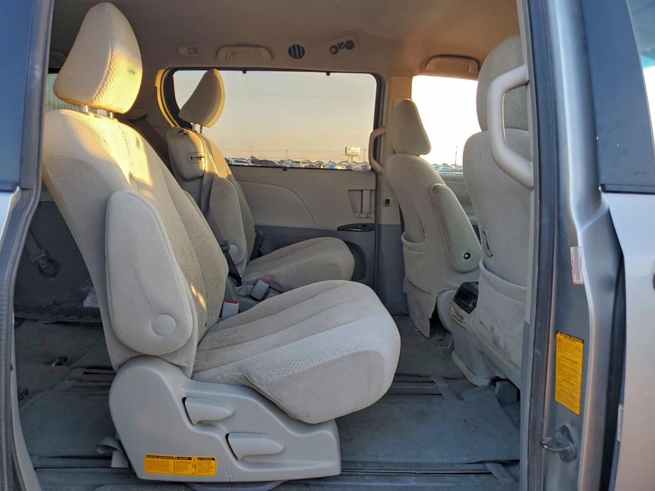 2011 Toyota Sienna Le VIN: 5TDKK3DC5BS064107 Lot: 93908005