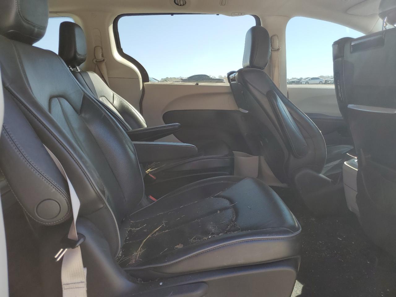 2018 Chrysler Pacifica Hybrid Limited VIN: 2C4RC1N76JR212824 Lot: 92496515