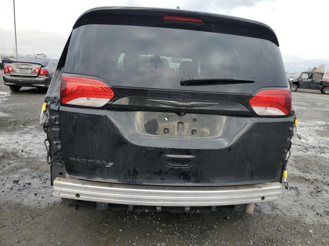 2018 Chrysler Pacifica Touring Plus VIN: 2C4RC1FG0JR287355 Lot: 91245855