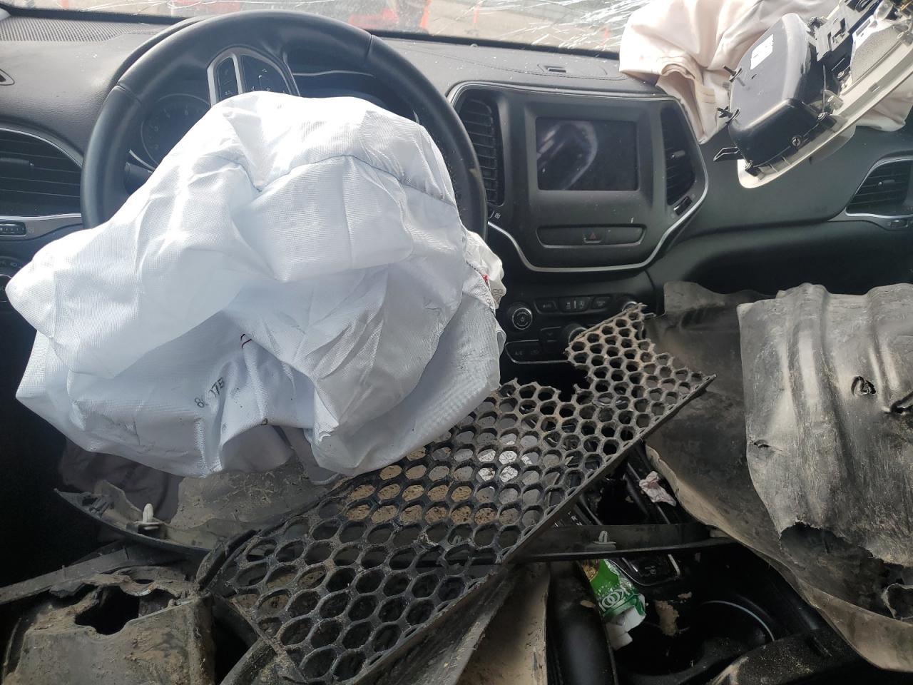 2019 Jeep Cherokee Latitude Plus VIN: 1C4PJLLBXKD132494 Lot: 92614625