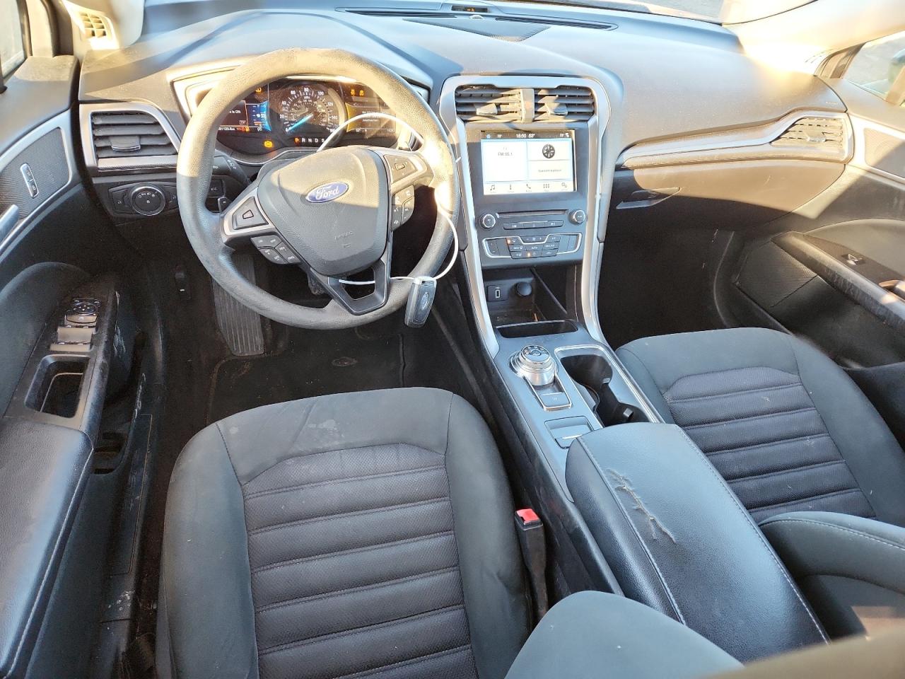 2017 Ford Fusion Se VIN: 3FA6P0HD2HR138931 Lot: 91353975