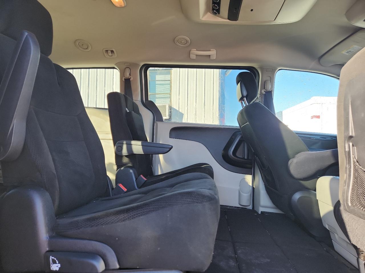 2015 Dodge Grand Caravan Sxt VIN: 2C4RDGCG5FR744740 Lot: 92726695