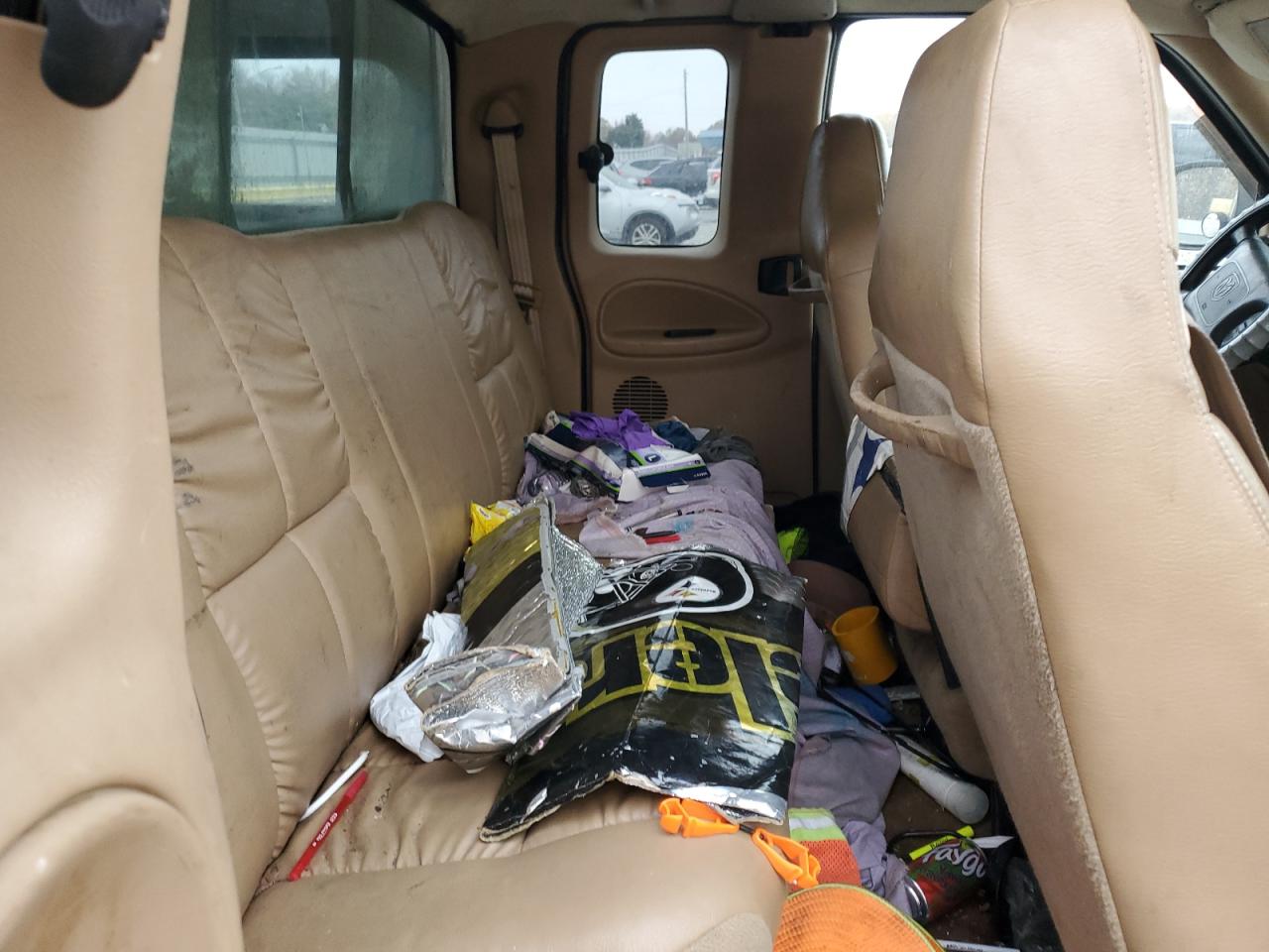 2000 Dodge Ram 1500 VIN: 1B7HC13Z4YJ155196 Lot: 92098435