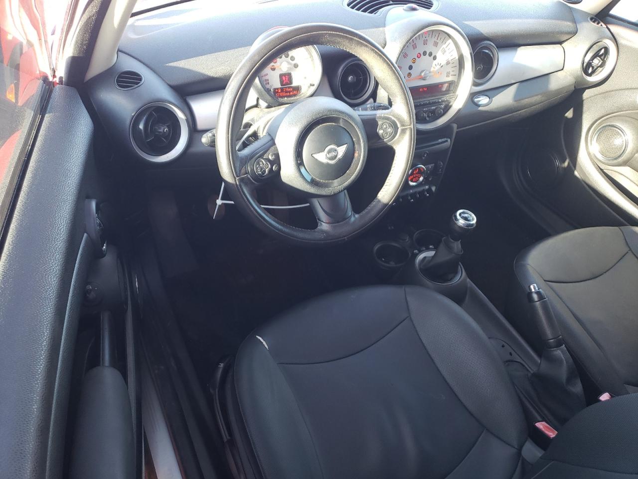 2011 Mini Cooper Clubman VIN: WMWZF3C59BTX82330 Lot: 92628375