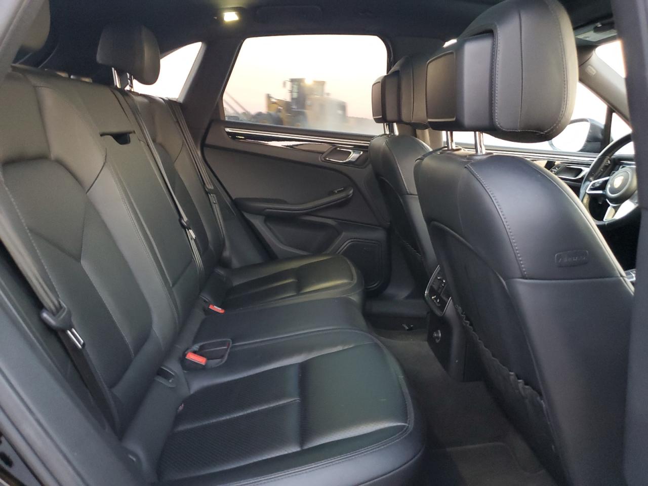 2017 Porsche Macan S VIN: WP1AB2A54HLB12667 Lot: 93657565