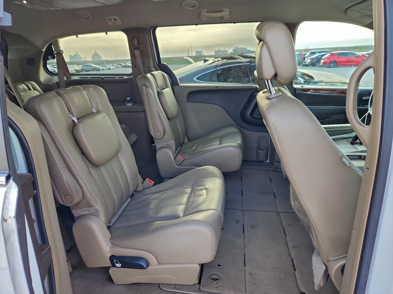 2015 Chrysler Town & Country Touring VIN: 2C4RC1BG3FR577585 Lot: 94302685