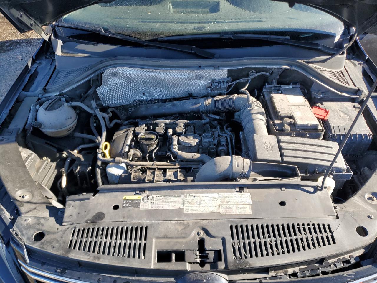 2015 Volkswagen Tiguan S VIN: WVGJV7AXXFW516748 Lot: 92627485