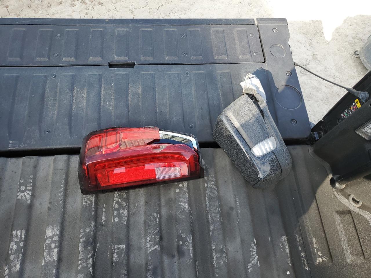 2022 GMC Sierra K1500 At4 VIN: 3GTUUEETXNG524572 Lot: 93145285