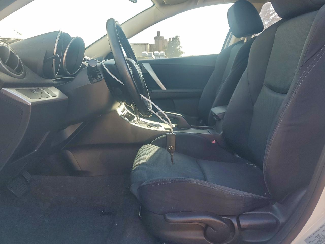 2011 Mazda 3 S VIN: JM1BL1K50B1426802 Lot: 94379785