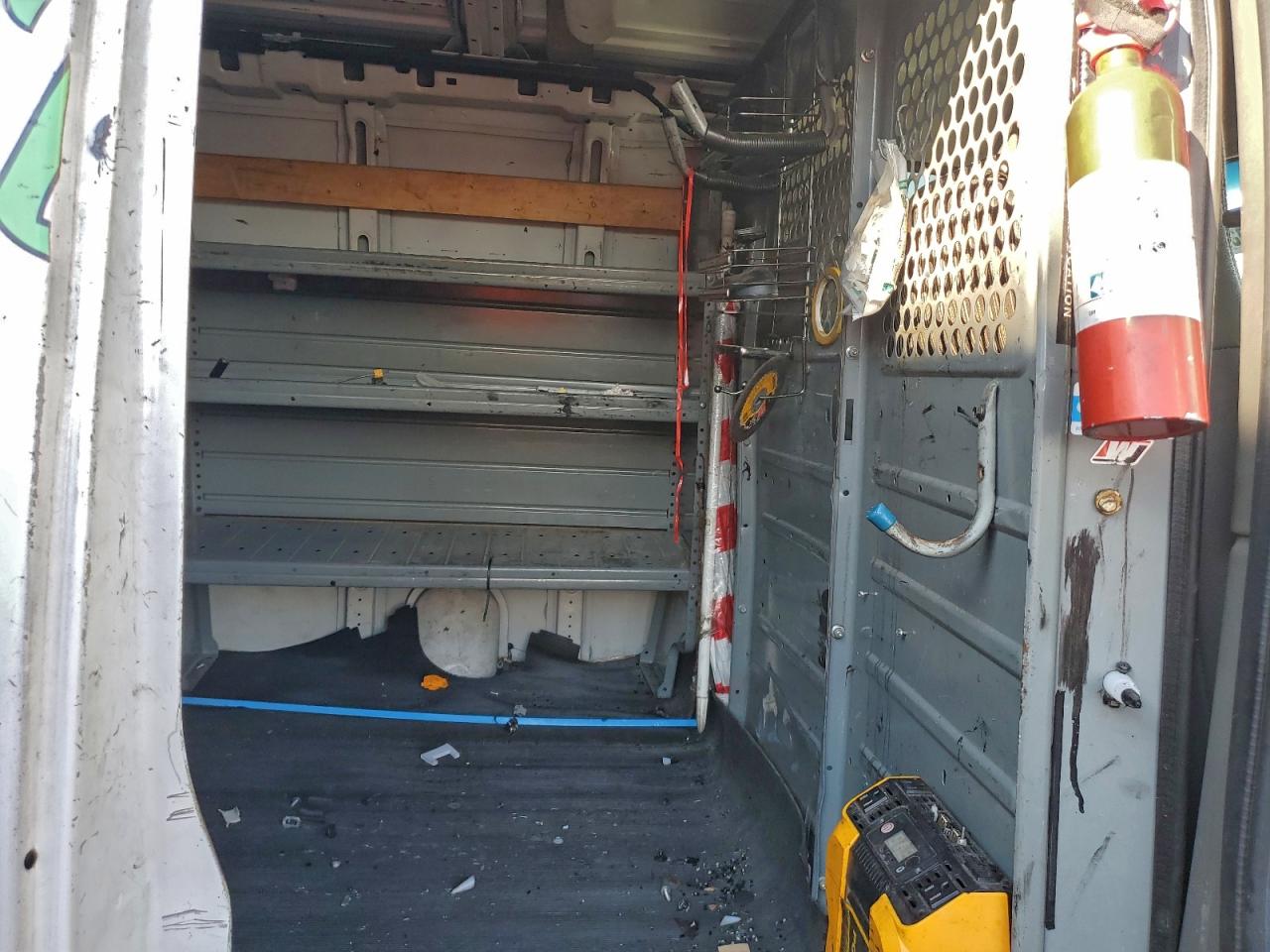 2017 GMC Savana Utility / Service Van VIN: 1GTW7AFF9H1911554 Lot: 93756855