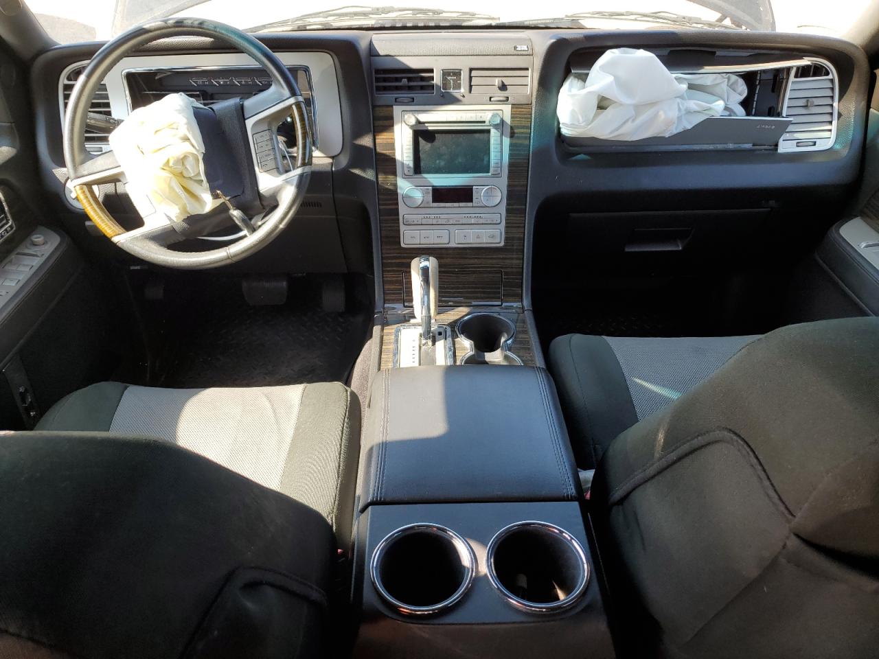 2010 Lincoln Navigator VIN: 5LMJJ2H58AEJ10725 Lot: 92618685