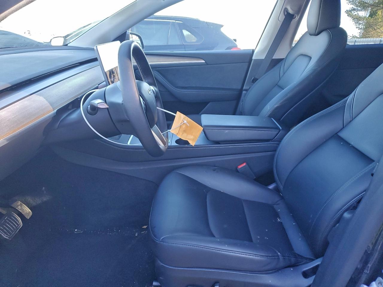 2024 Tesla Model Y VIN: 7SAYGDEE2RA243544 Lot: 93942195