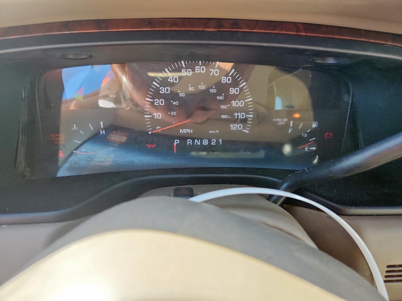 2001 Lincoln Town Car Signature VIN: 1LNHM82W51Y607274 Lot: 92102485