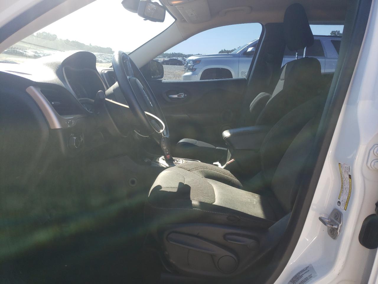 2015 Jeep Cherokee Sport VIN: 1C4PJMAB8FW565640 Lot: 91039195