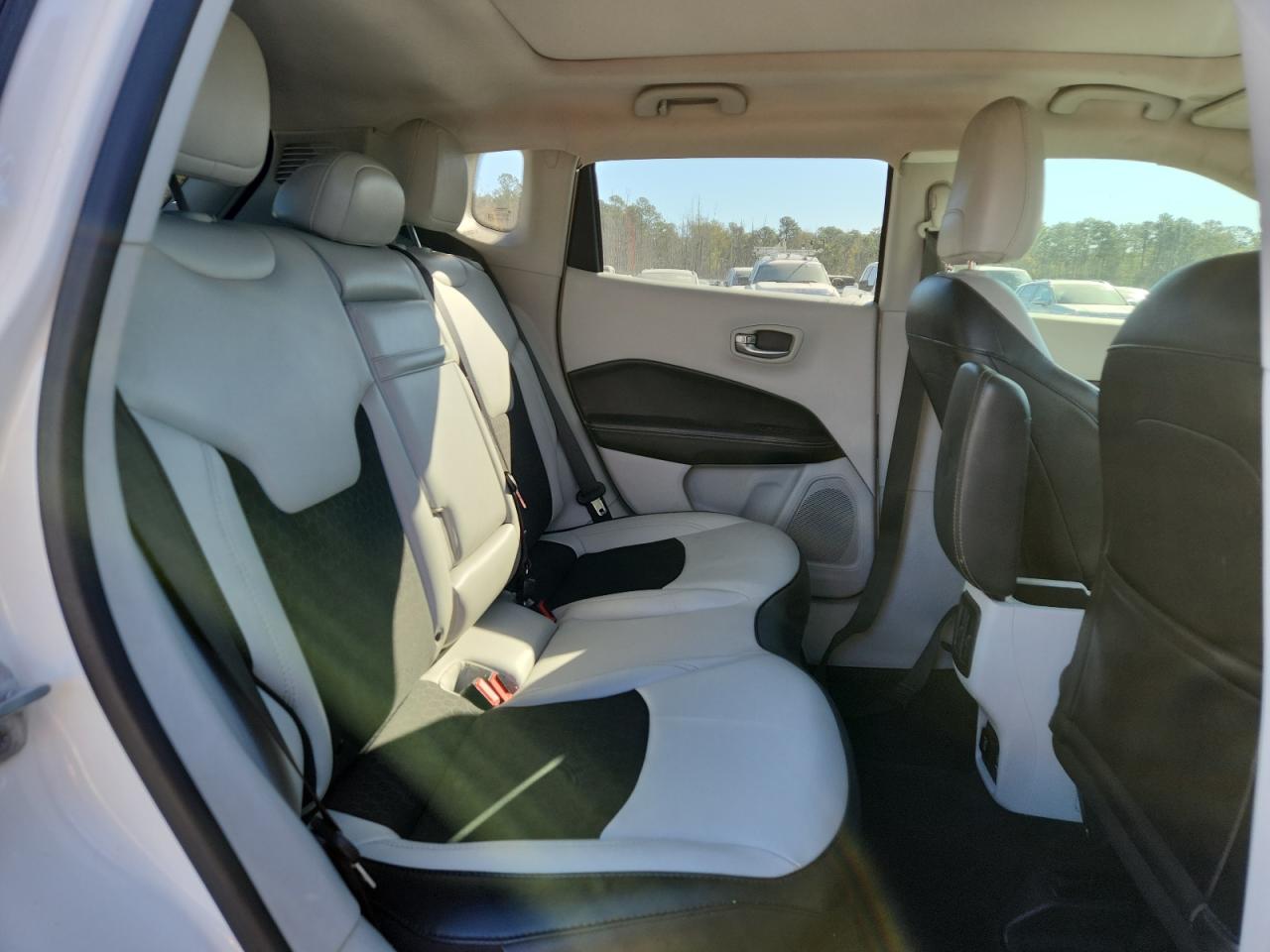 2019 Jeep Compass Latitude VIN: 3C4NJCBB5KT615989 Lot: 92195445