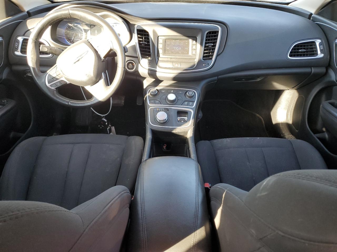 2015 Chrysler 200 Limited VIN: 1C3CCCAB1FN725242 Lot: 90708615