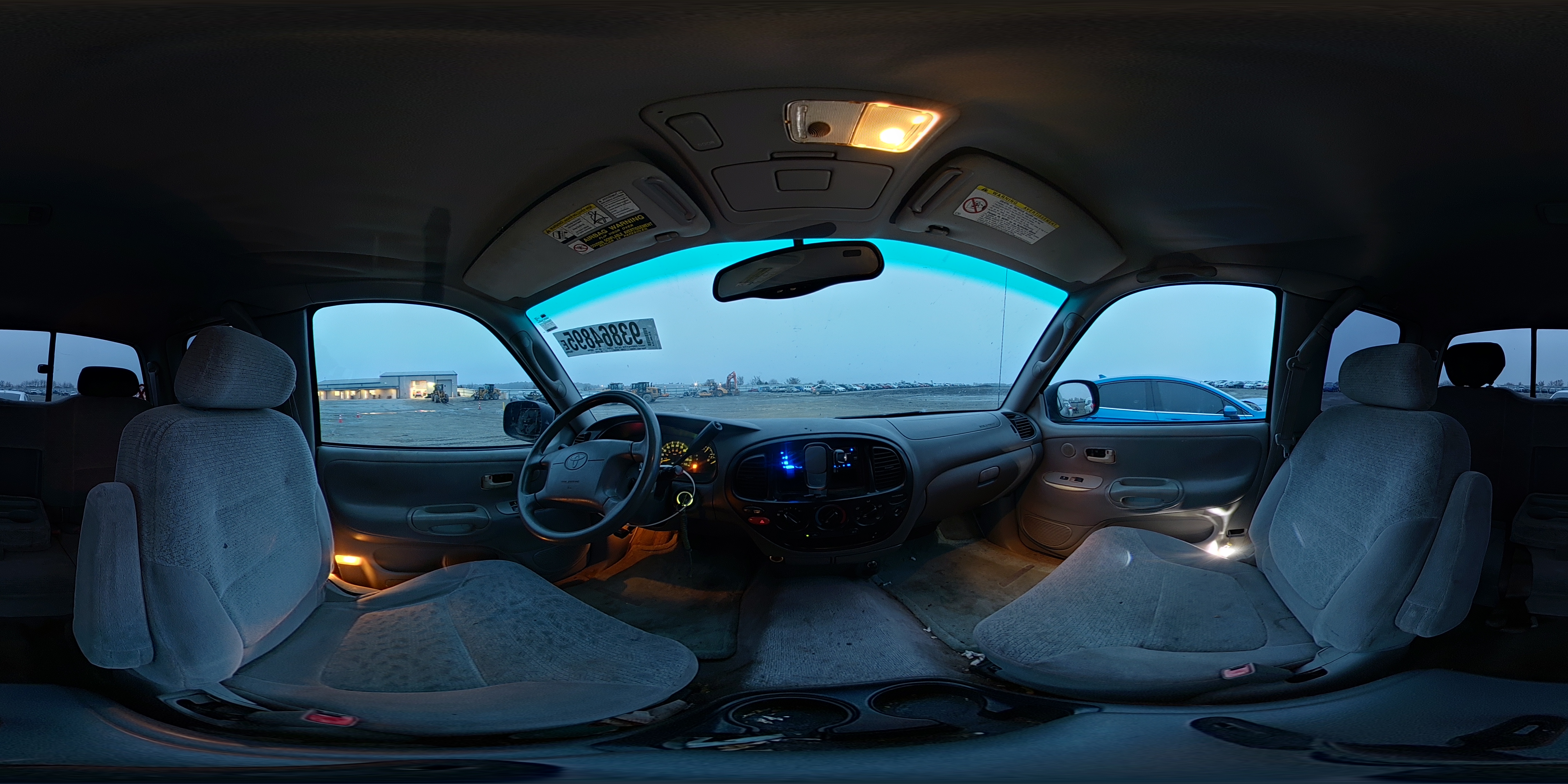 2000 Toyota Tundra Access Cab Limited VIN: 5TBRT3818YS041653 Lot: 93864895