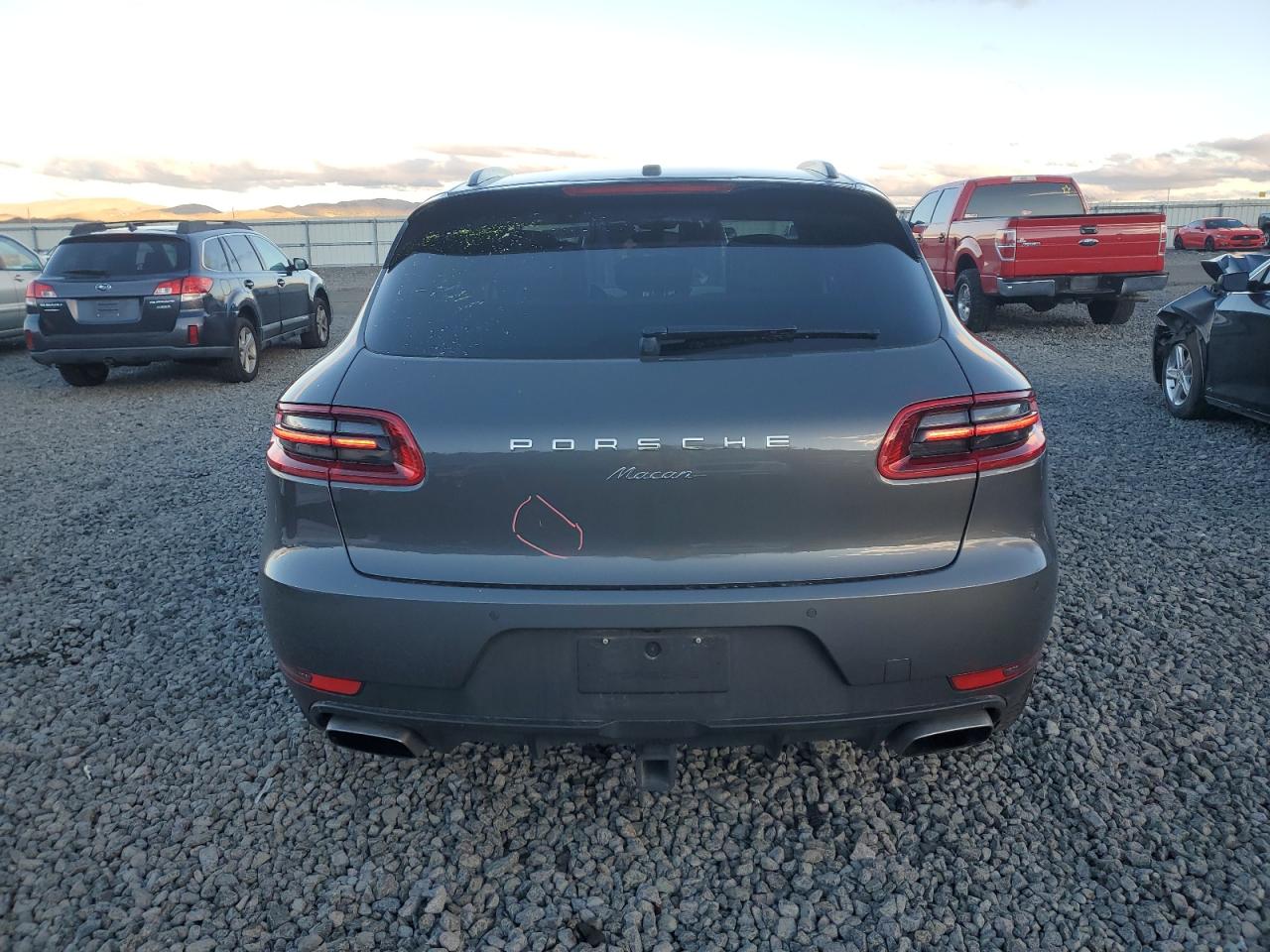 2018 Porsche Macan VIN: WP1AA2A59JLB08610 Lot: 93250545