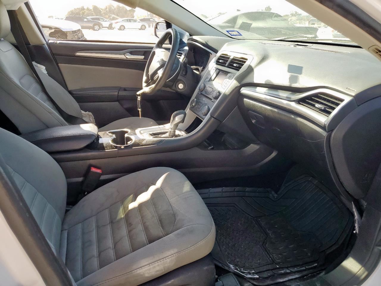 2015 Ford Fusion S VIN: 3FA6P0G77FR279082 Lot: 92206575