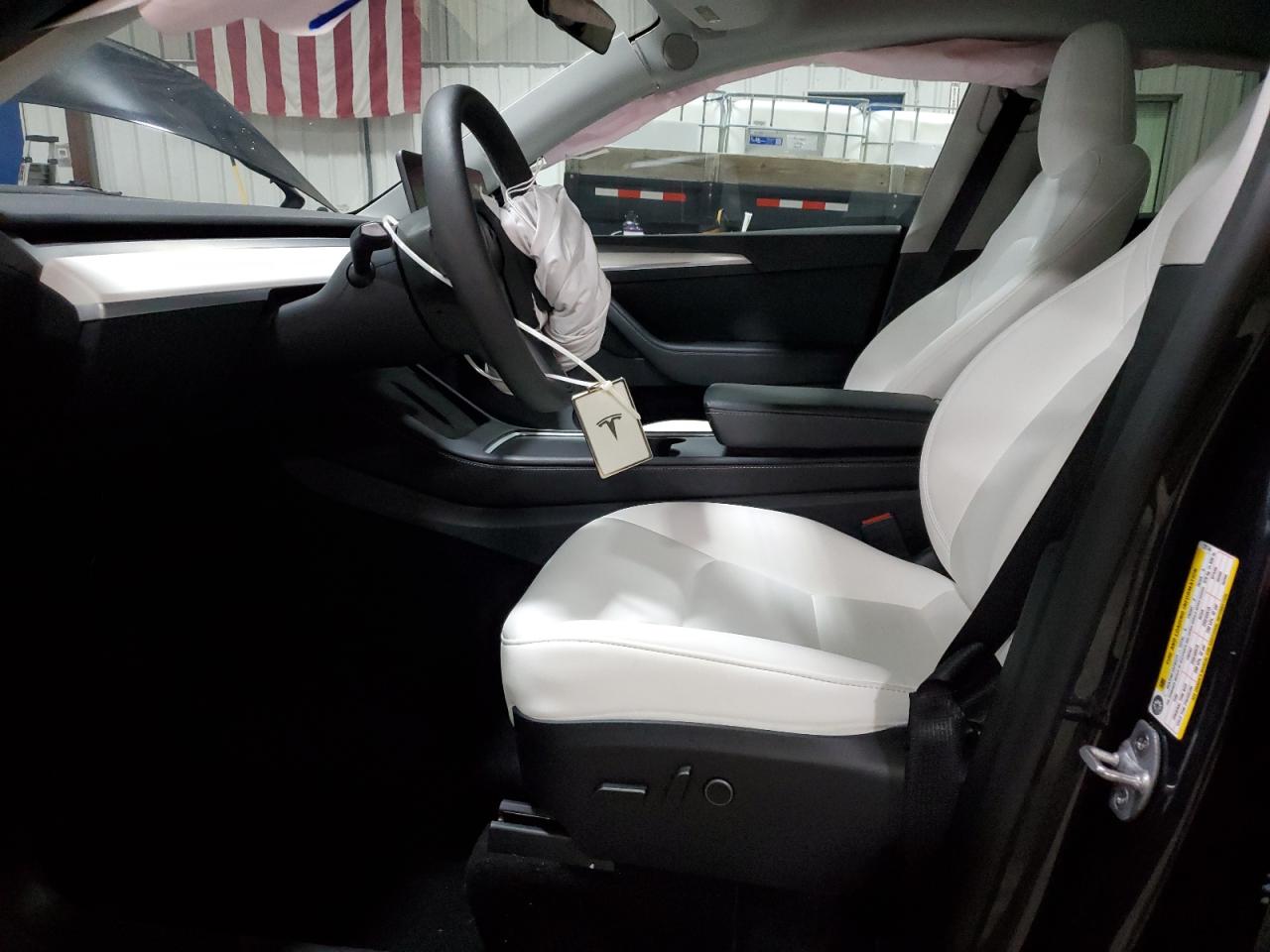 2025 Tesla Model Y VIN: 7SAYGDEE5SF251744 Lot: 93203385