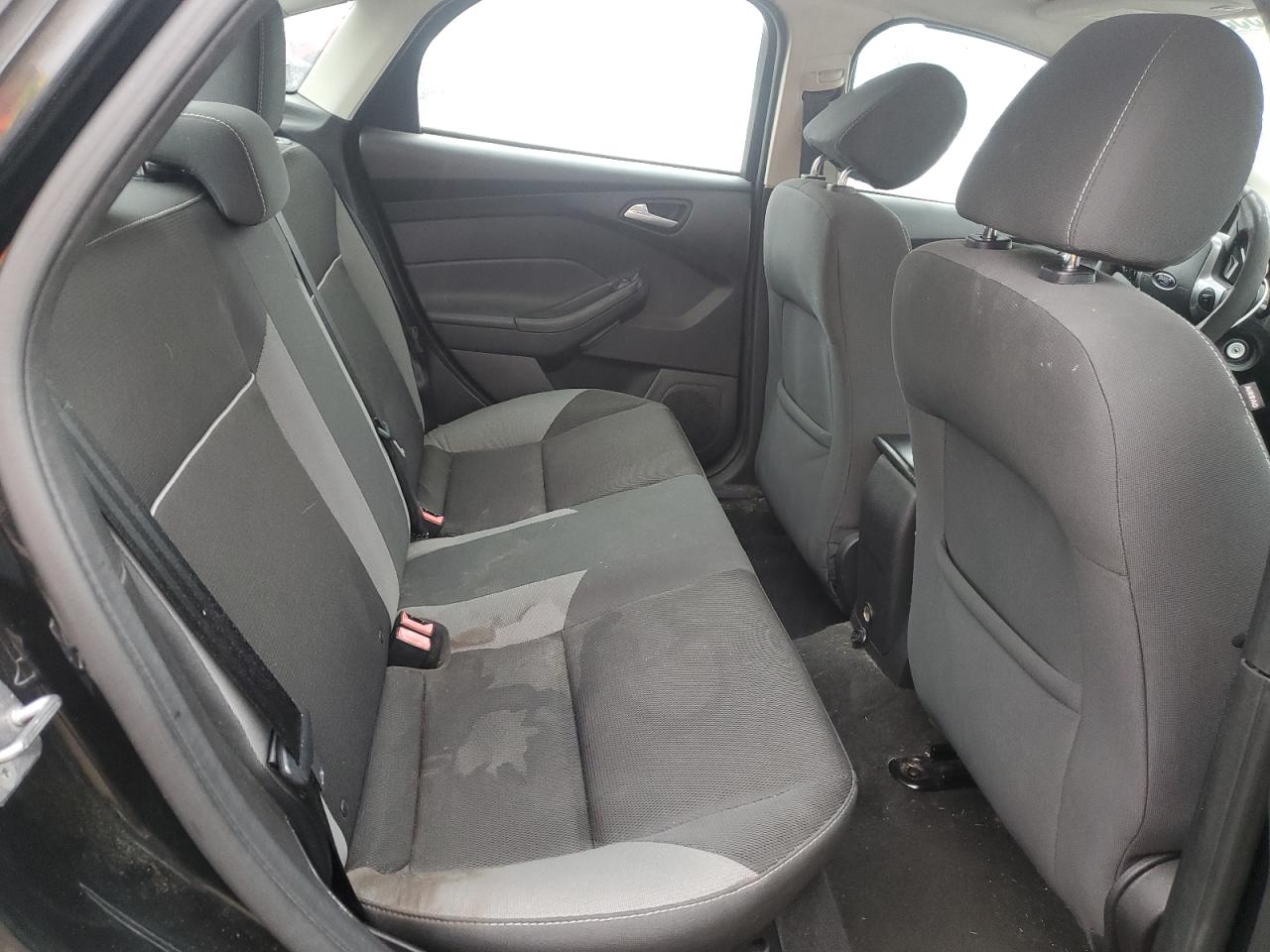 2014 Ford Focus Se VIN: 1FADP3F25EL325827 Lot: 93530155