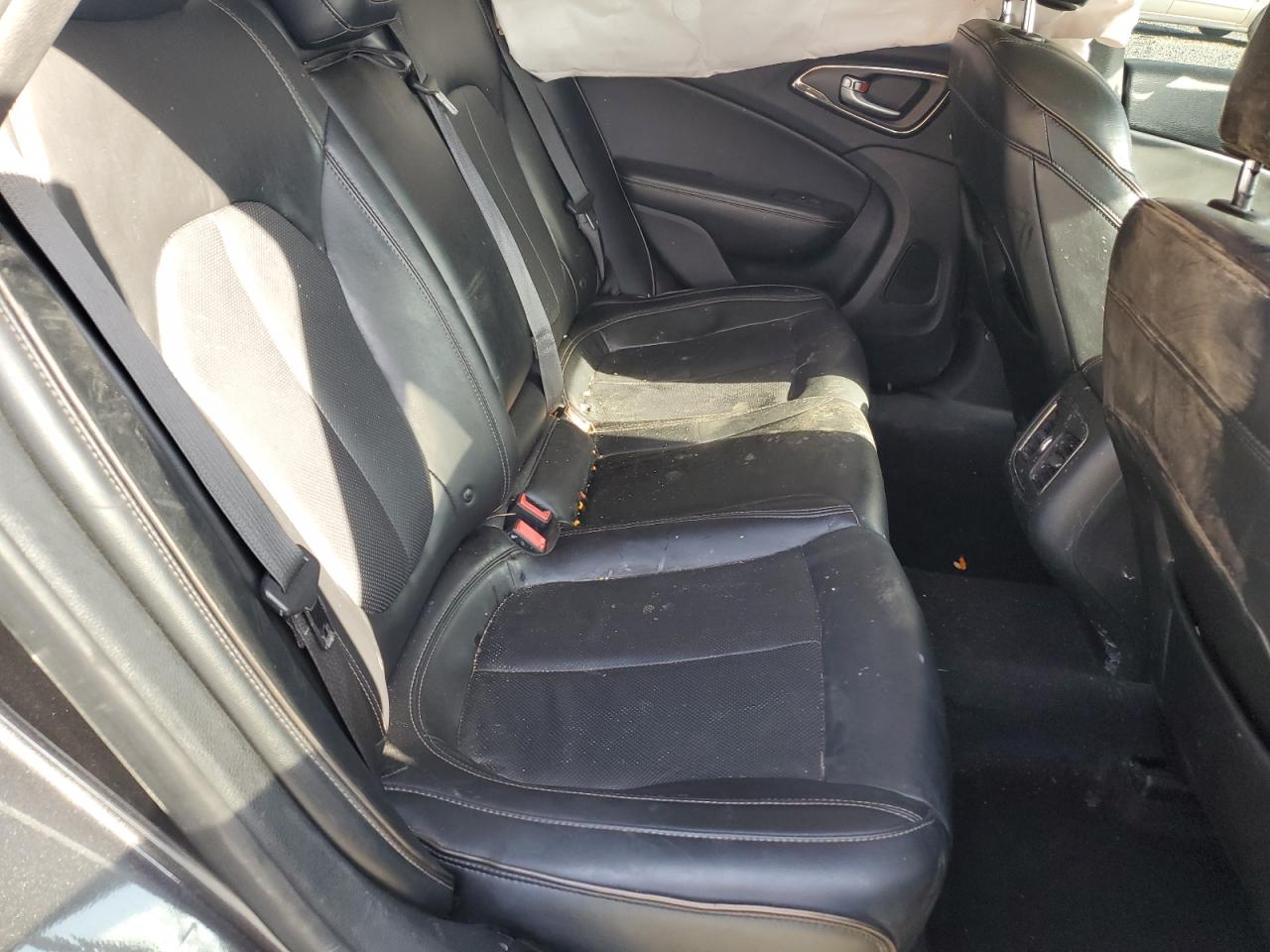 2015 Chrysler 200 C VIN: 1C3CCCEG5FN512414 Lot: 91991225