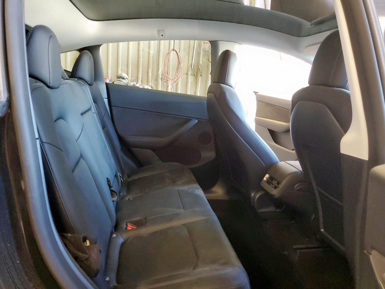 2022 Tesla Model Y VIN: 7SAYGDEE1NF463240 Lot: 92028805