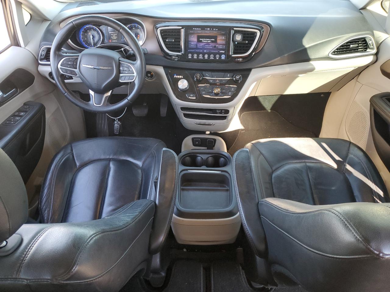 2017 Chrysler Pacifica Touring L VIN: 2C4RC1BG4HR540600 Lot: 90708405