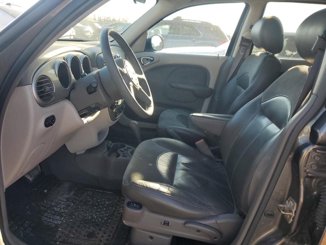 2002 Chrysler Pt Cruiser Limited VIN: 3C8FY68B52T345136 Lot: 91807825