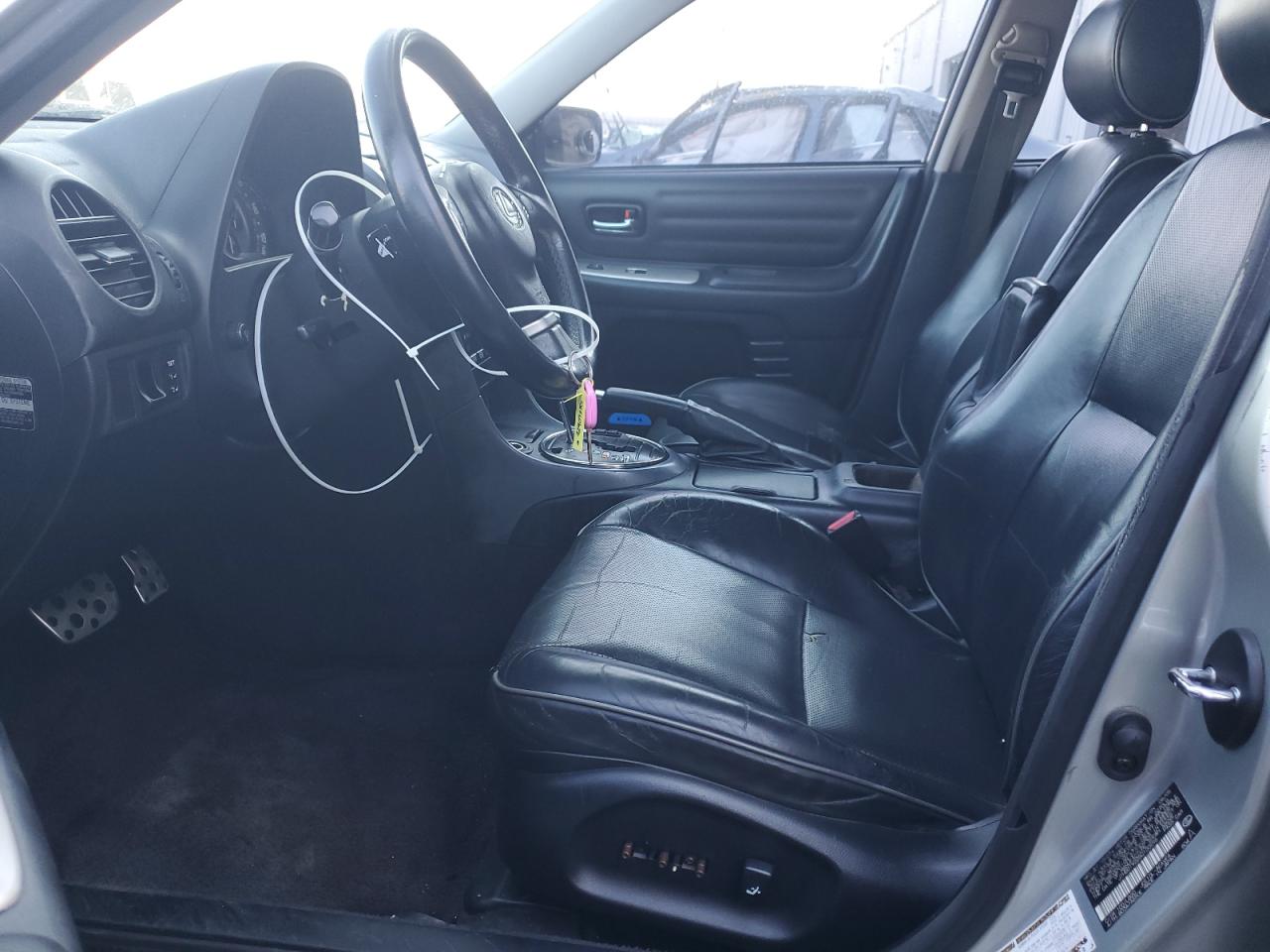 2005 Lexus Is 300 VIN: JTHBD192250100596 Lot: 92907255