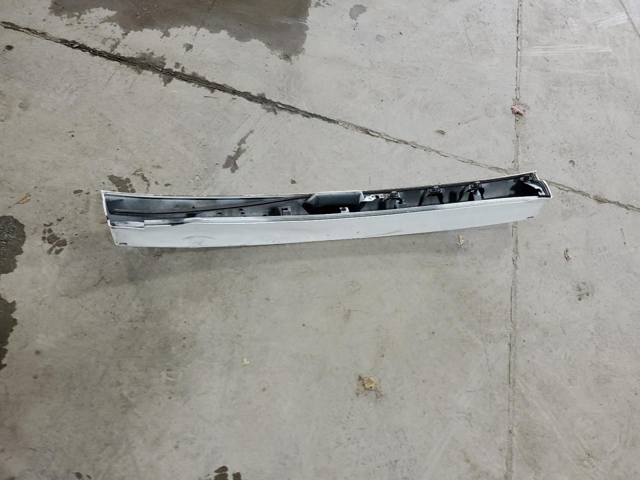 2018 Ford Escape Se VIN: 1FMCU9GD4JUA43745 Lot: 92936535