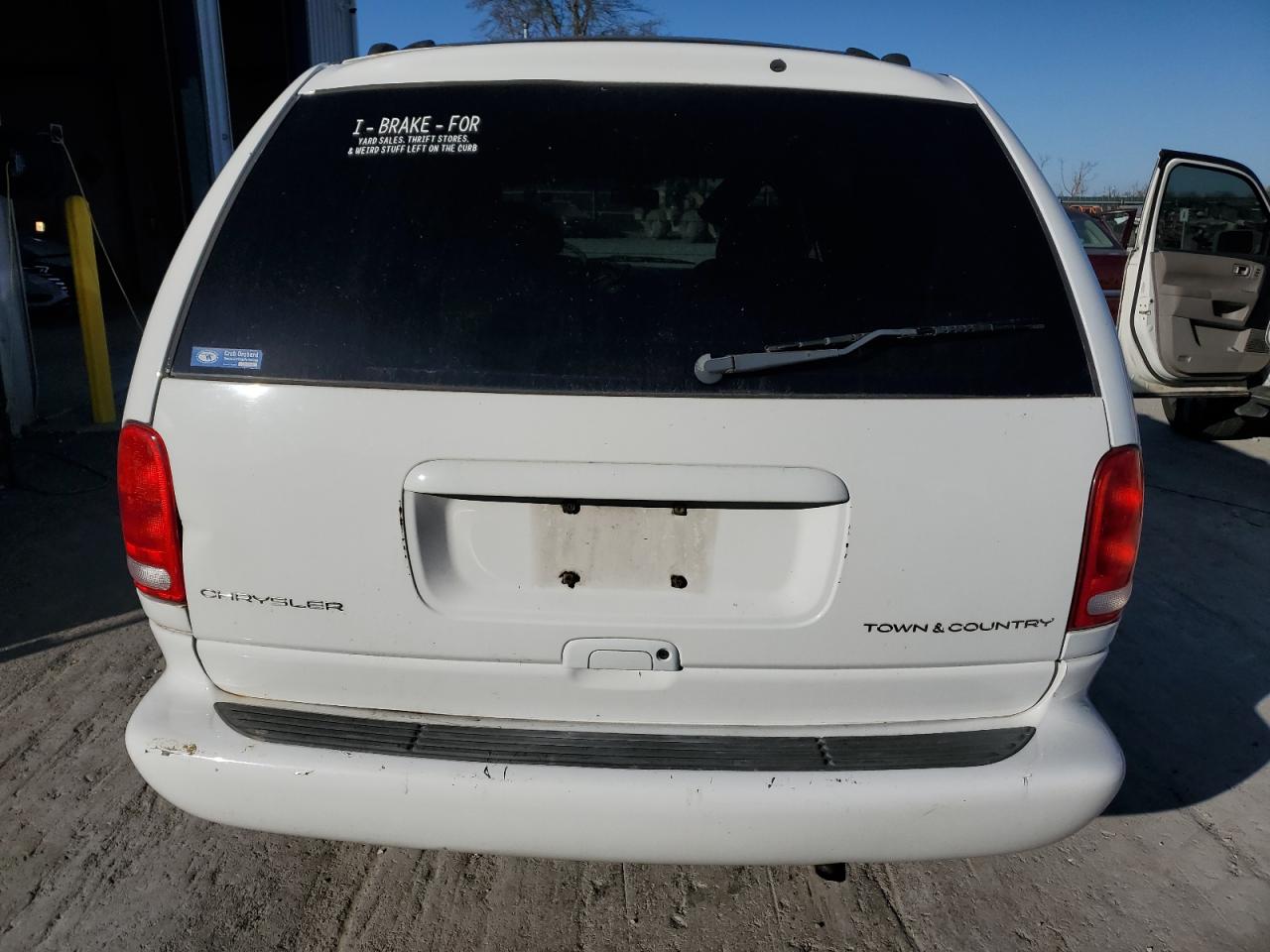 2000 Chrysler Town & Country Lx VIN: 1C4GP44G4YB743639 Lot: 92471735