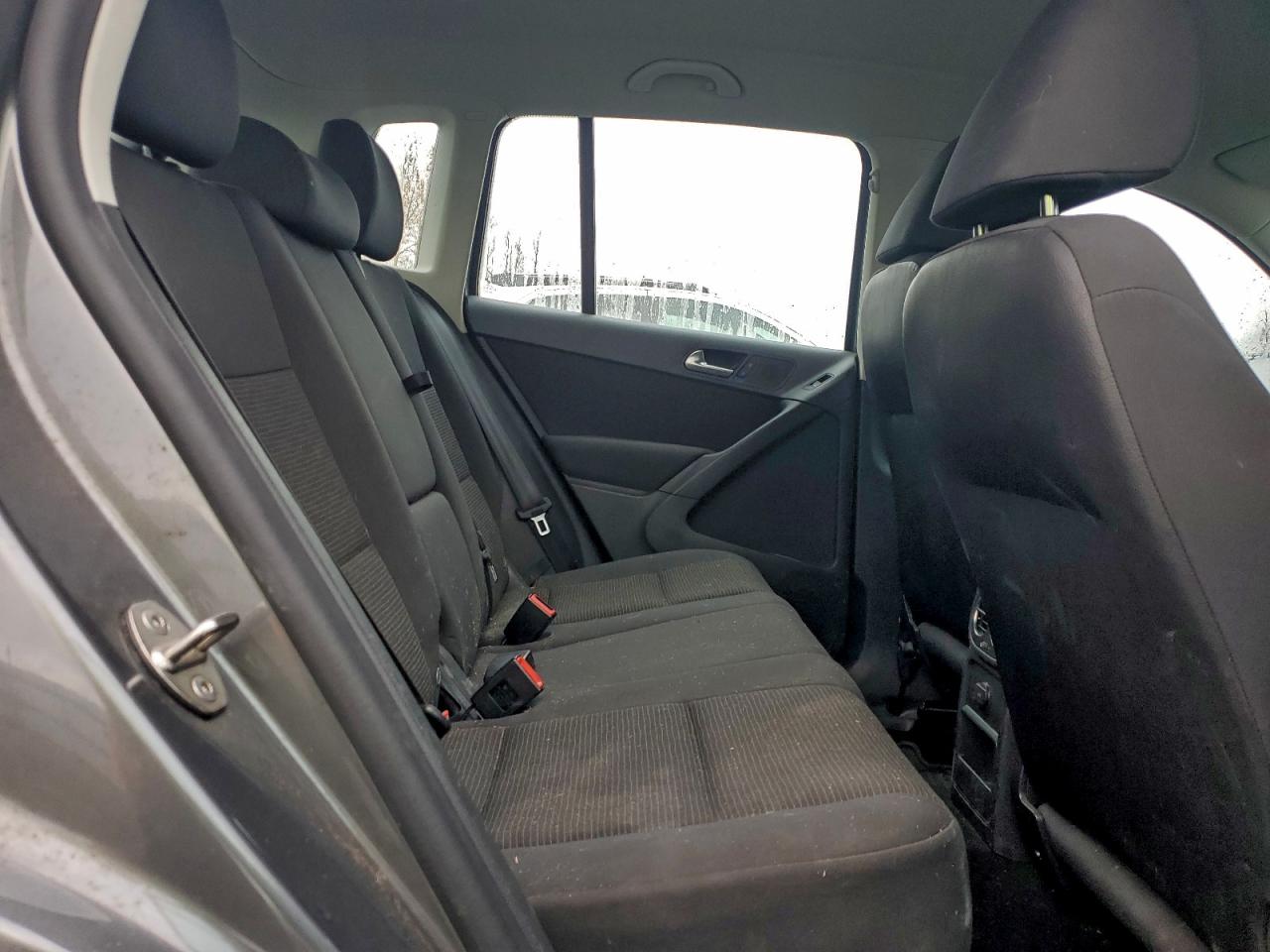 2017 Volkswagen Tiguan S VIN: WVGBV7AX8HK048789 Lot: 94168385