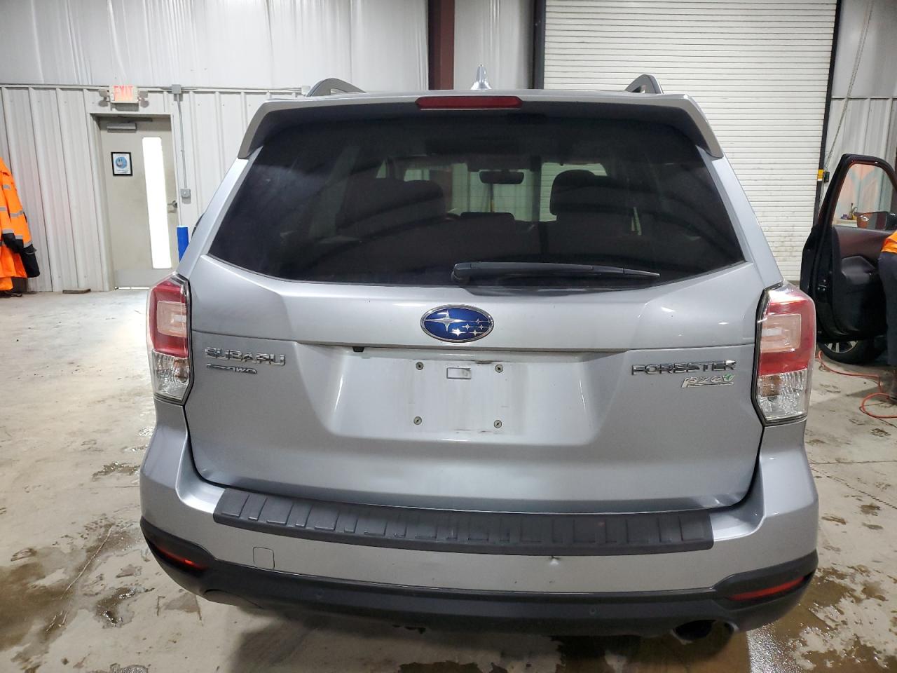 2017 Subaru Forester 2.5I Limited VIN: JF2SJARC1HH570063 Lot: 91445025