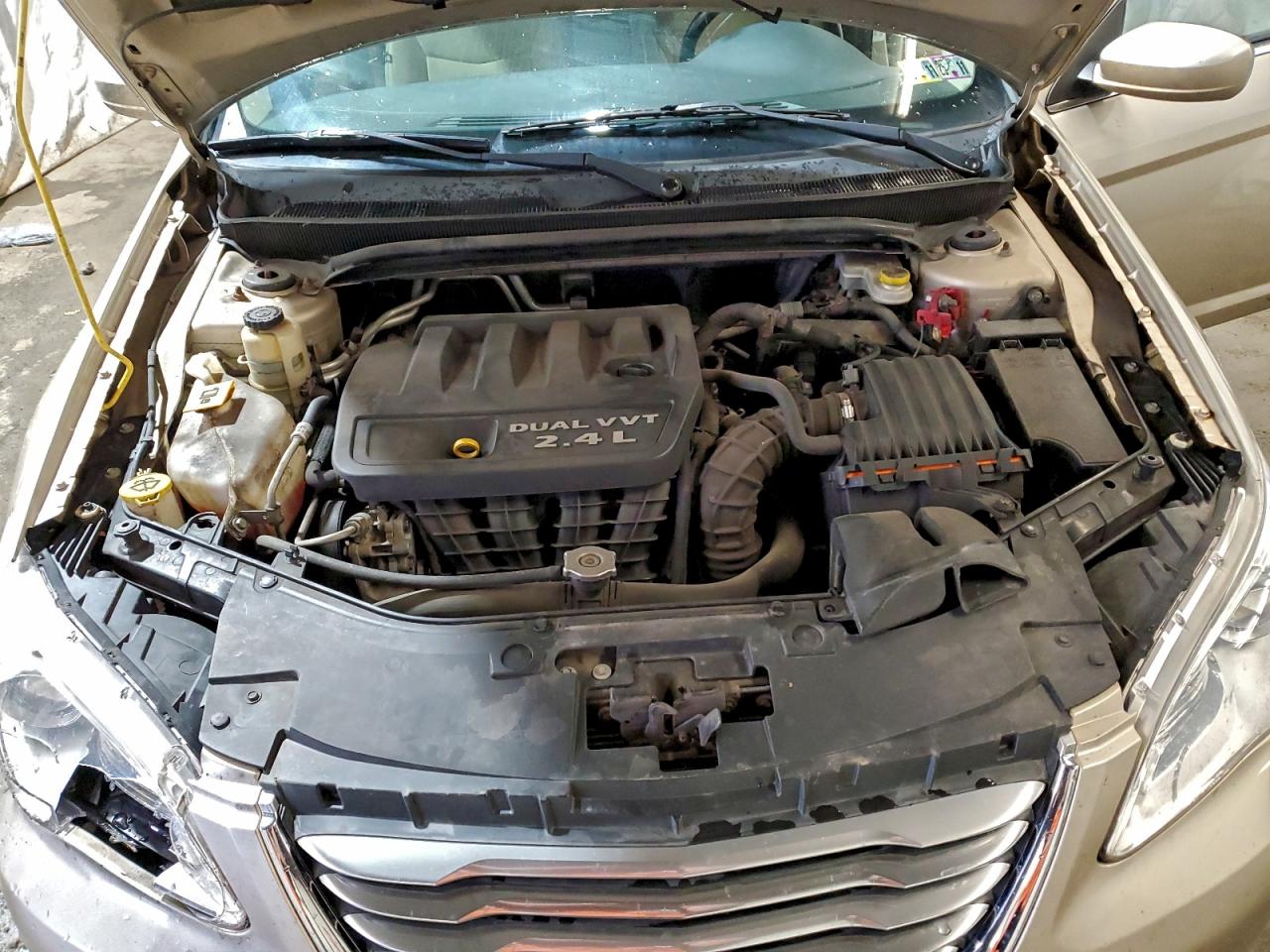 2013 Chrysler 200 Touring VIN: 1C3CCBBB1DN585117 Lot: 94519855