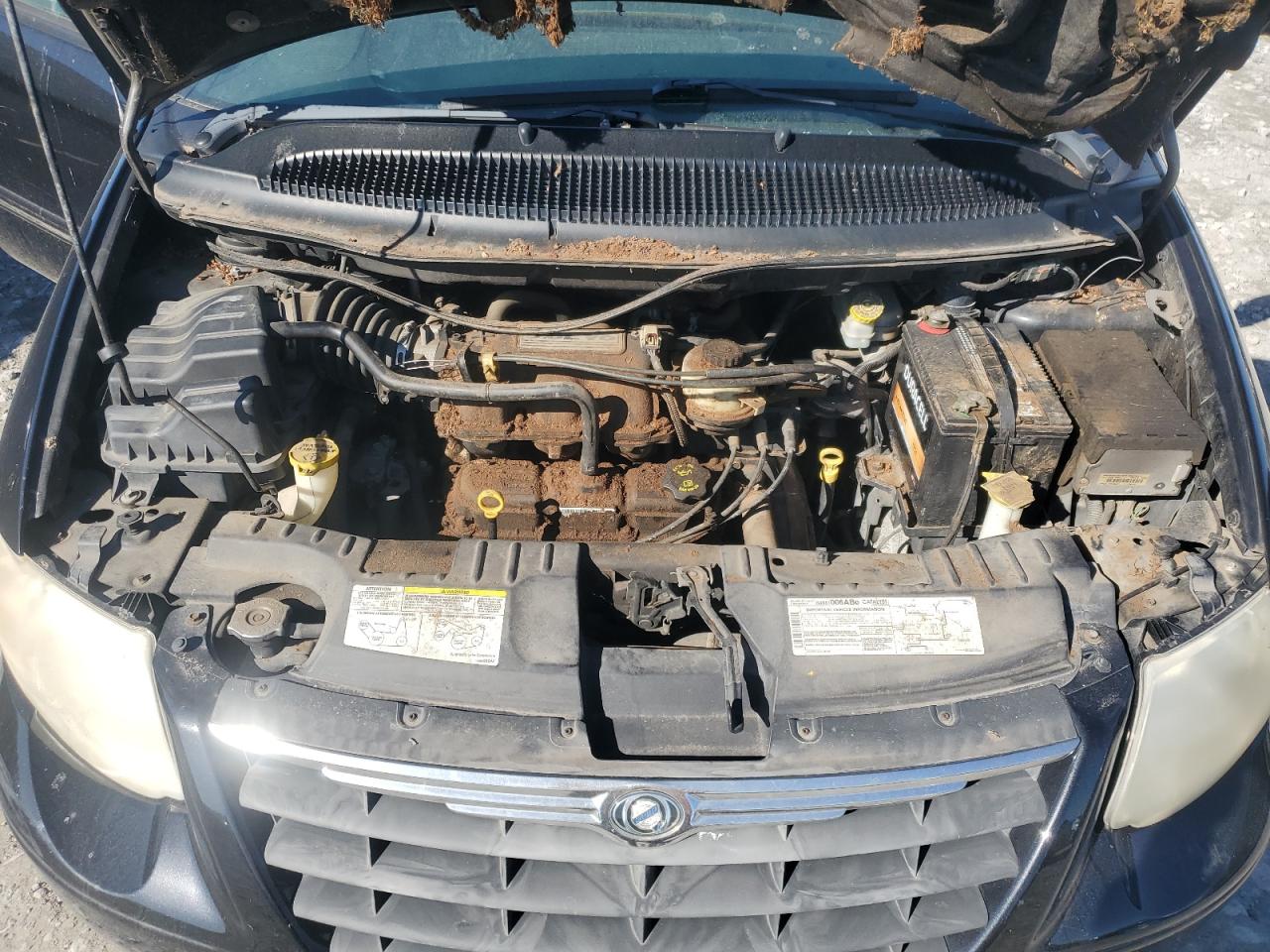 2005 Chrysler Town & Country Touring VIN: 2C4GP54LX5R145684 Lot: 86595875