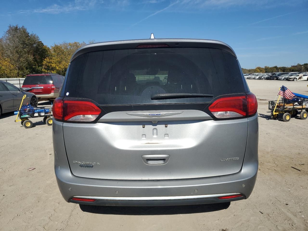 2018 Chrysler Pacifica Limited VIN: 2C4RC1GG2JR226362 Lot: 91318445