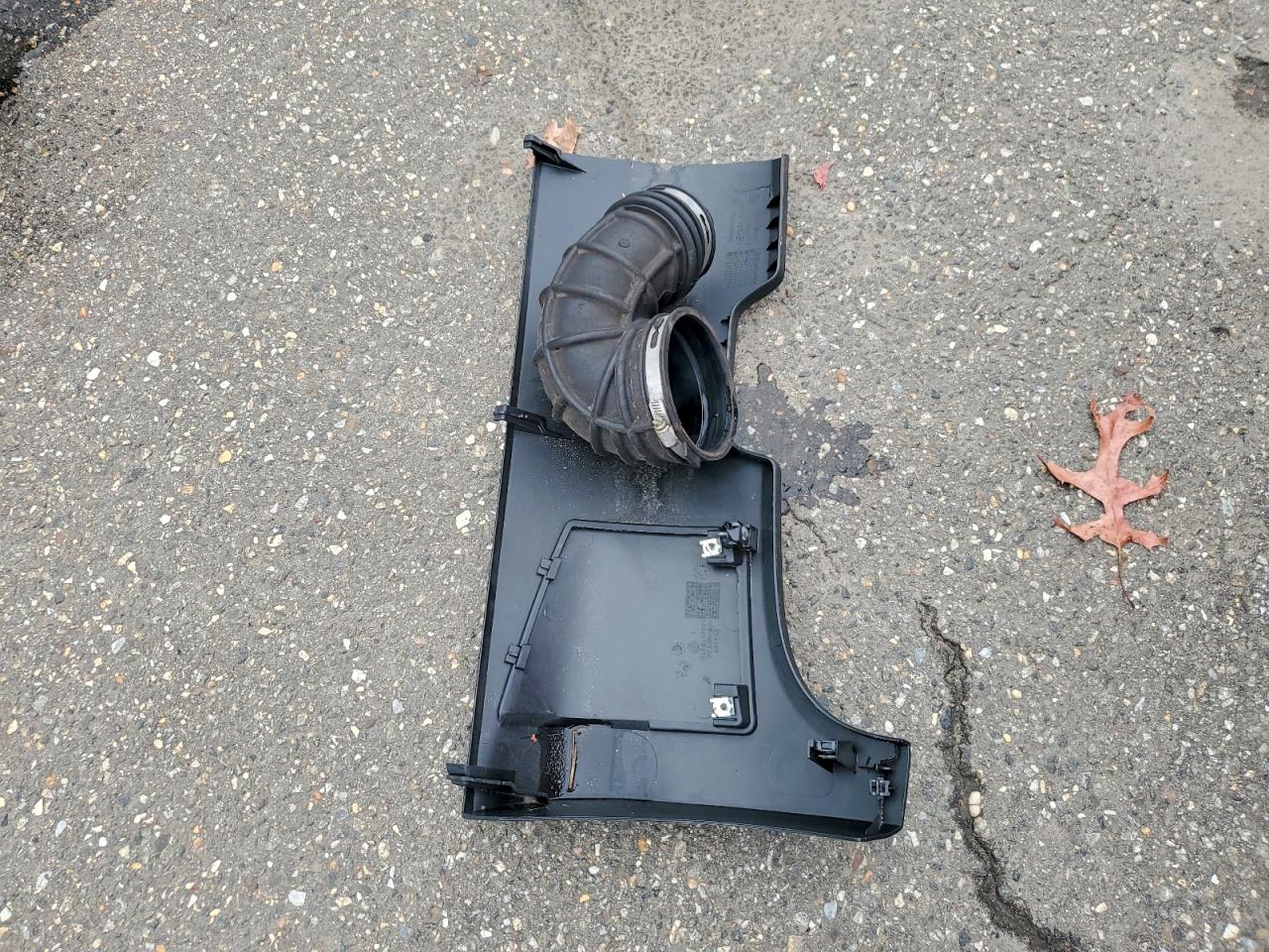 2016 Ford Focus Titanium VIN: 1FADP3J20GL256605 Lot: 93925575