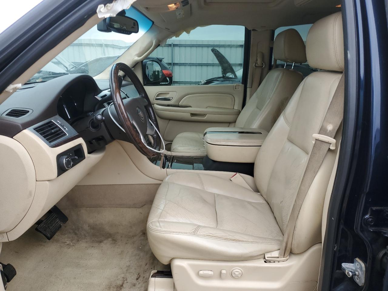 2007 Cadillac Escalade Luxury VIN: 1GYFK63827R315472 Lot: 93528615