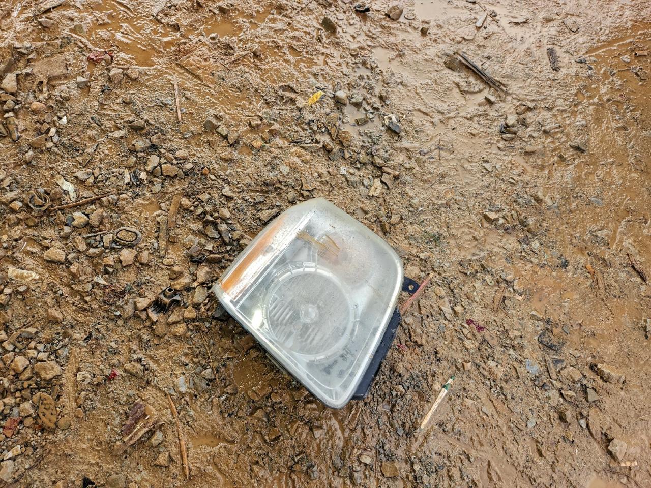 2011 GMC Yukon Denali VIN: 1GKS2EEF3BR218725 Lot: 94150525