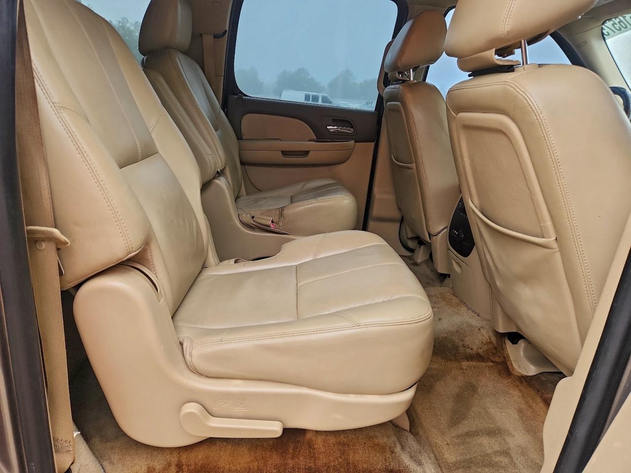 2014 Chevrolet Suburban C1500 Lt VIN: 1GNSCJE04ER178678 Lot: 93516575