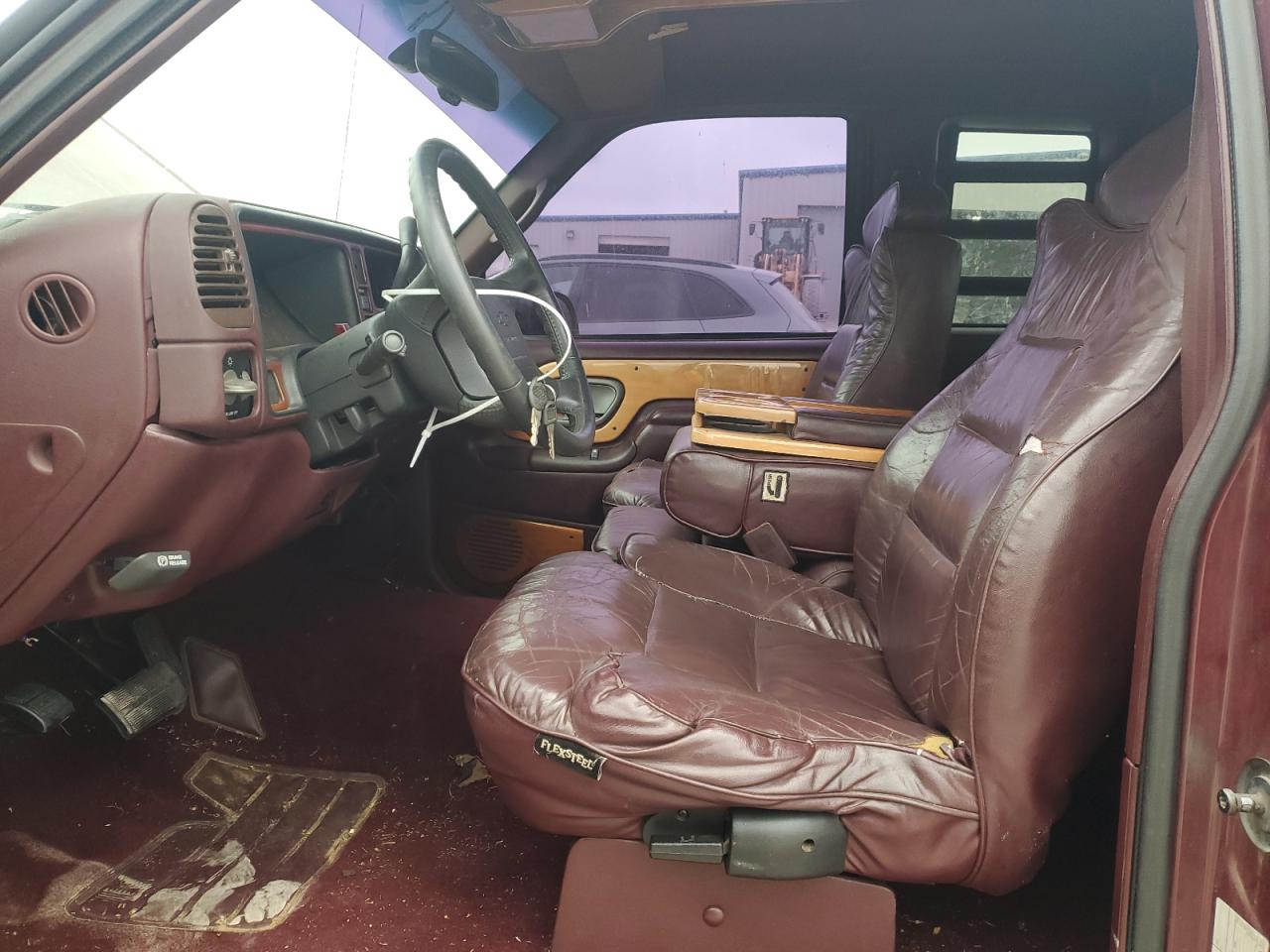 1996 Chevrolet Gmt-400 C1500 VIN: 2GBEC19M2T1142744 Lot: 92894235