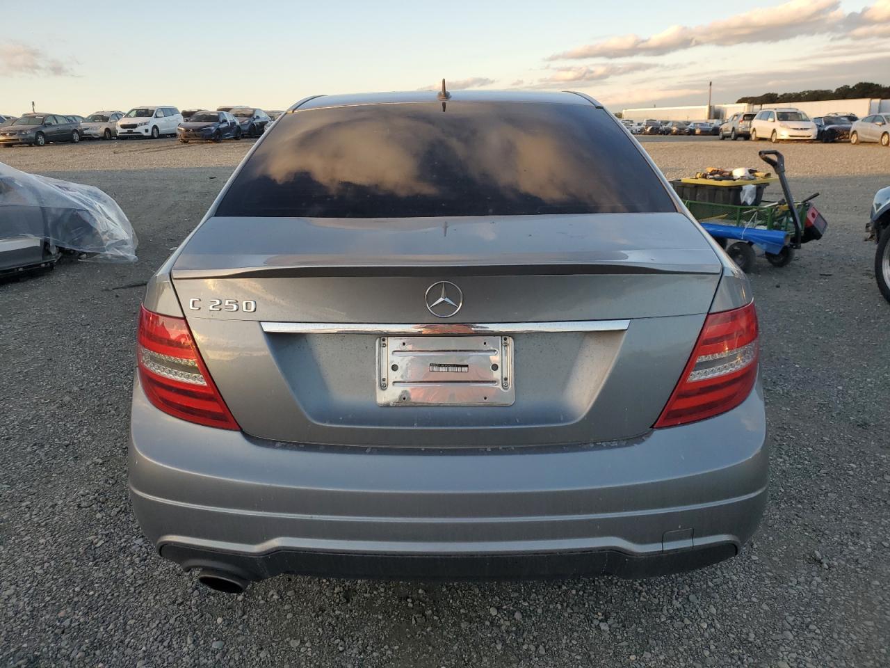 2013 Mercedes-Benz C 250 VIN: WDDGF4HB5DR243711 Lot: 92905265