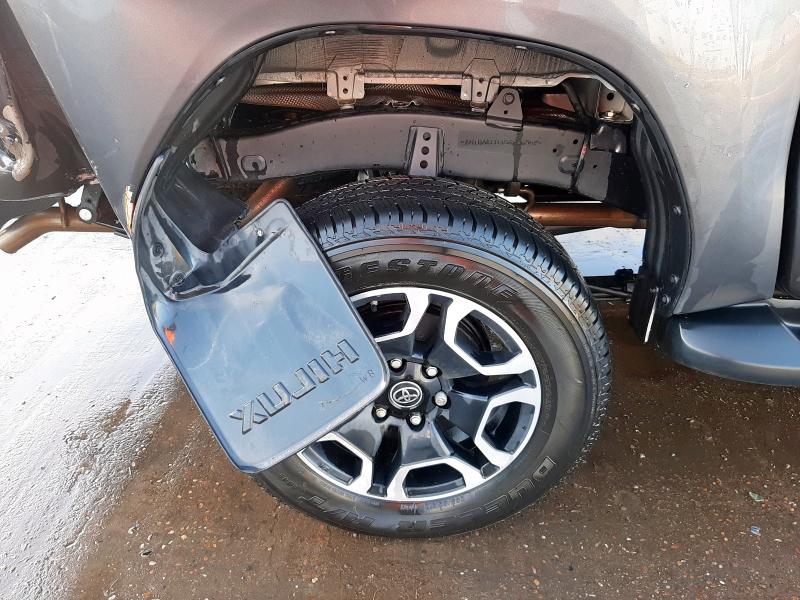 2025 TOYOTA HILUX INVINCIBLE D-4D 4WD 