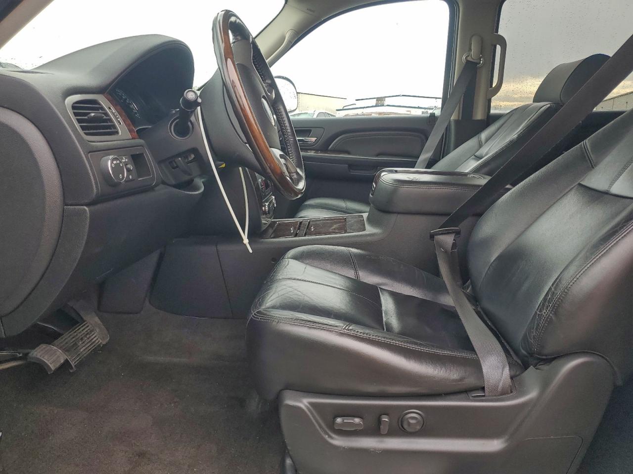 2008 GMC Yukon Denali VIN: 1GKFK63898J182784 Lot: 93890135