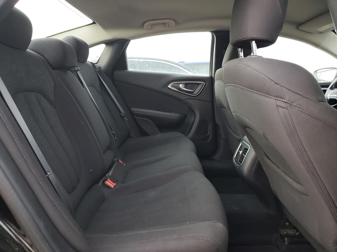 2016 Chrysler 200 Limited VIN: 1C3CCCAB7GN193299 Lot: 92953345