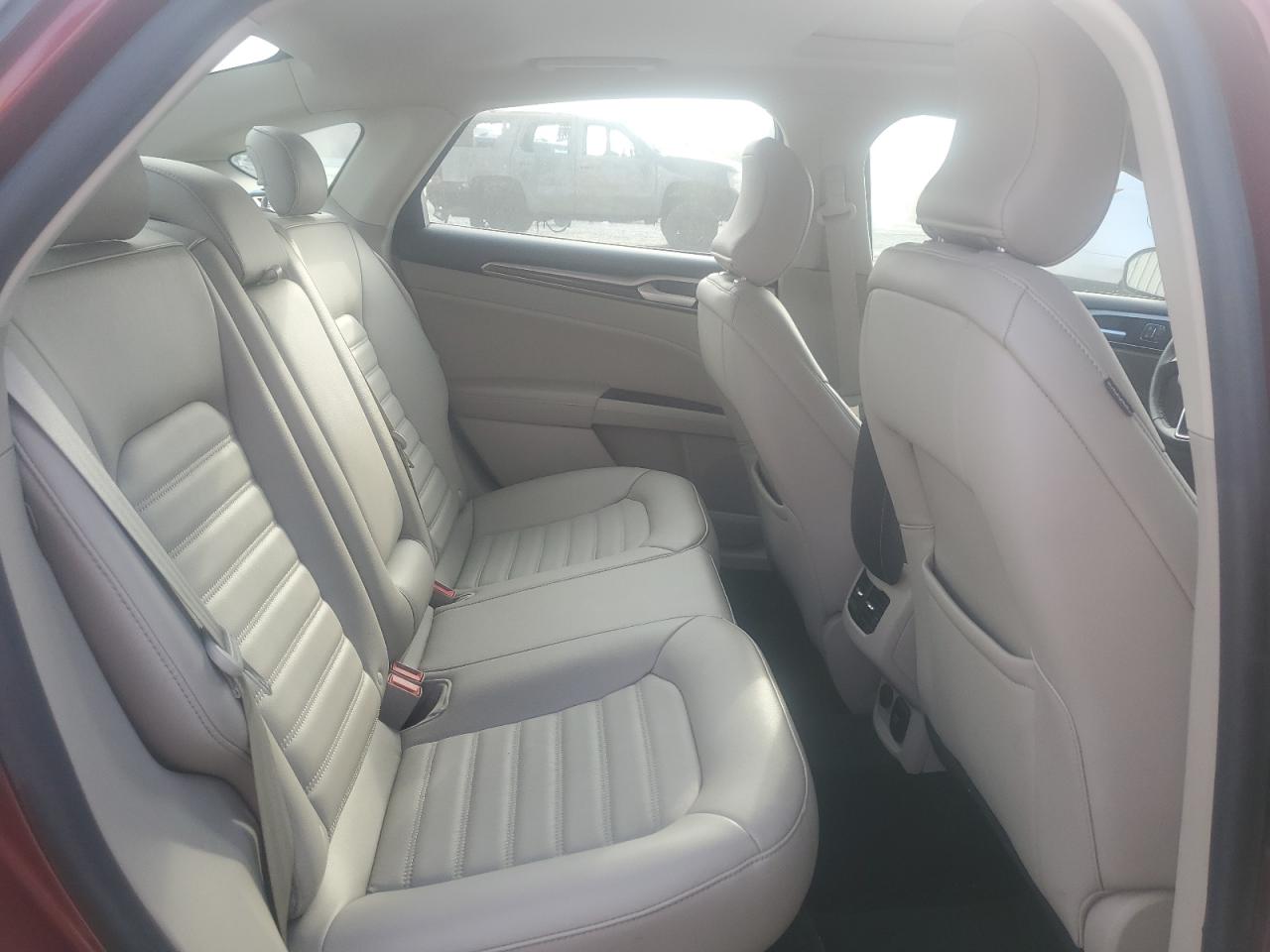 2018 Ford Fusion Se VIN: 3FA6P0HD8JR261753 Lot: 92663645