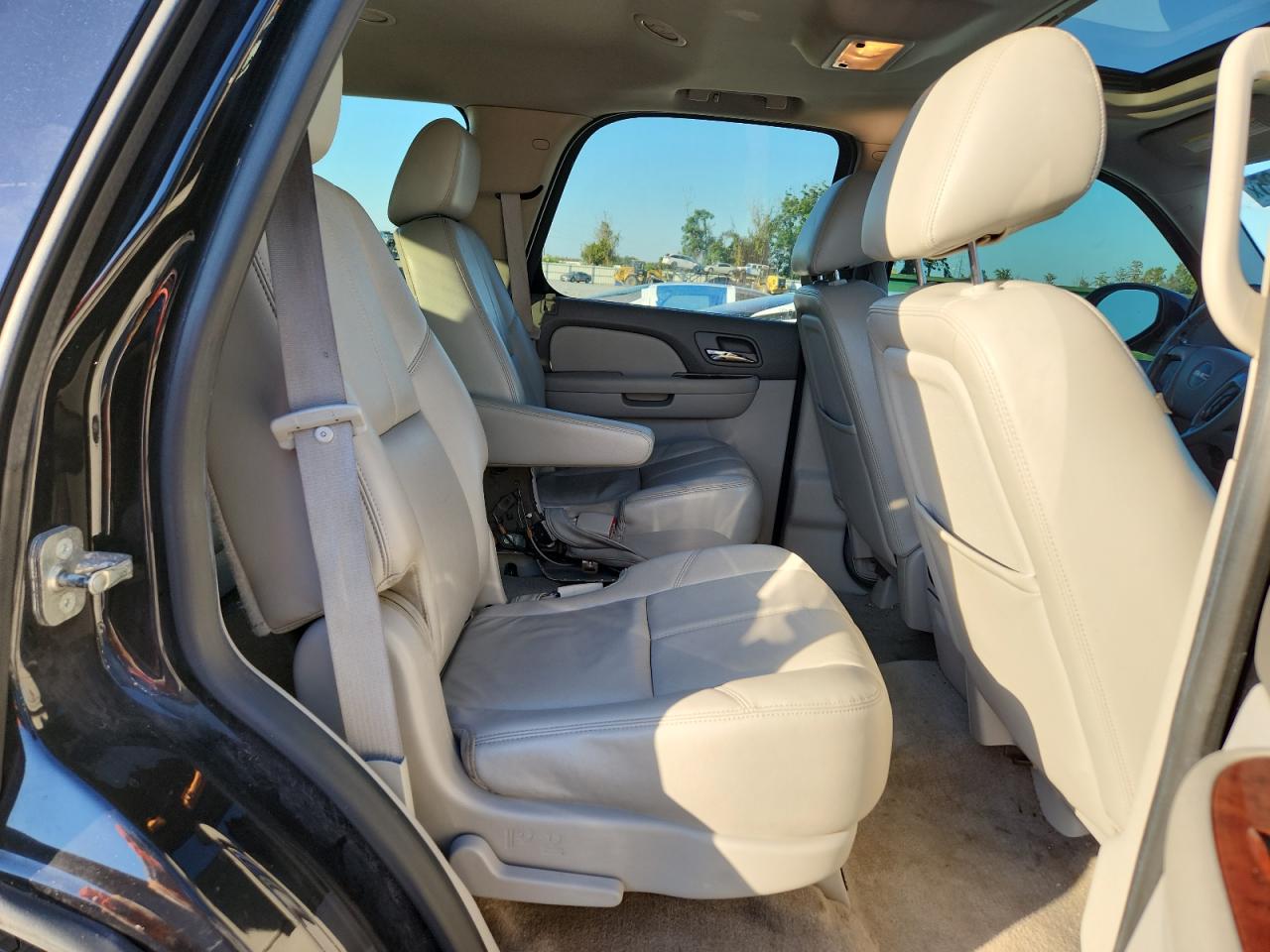 2014 GMC Yukon Slt VIN: 1GKS2CE02ER236945 Lot: 92738125