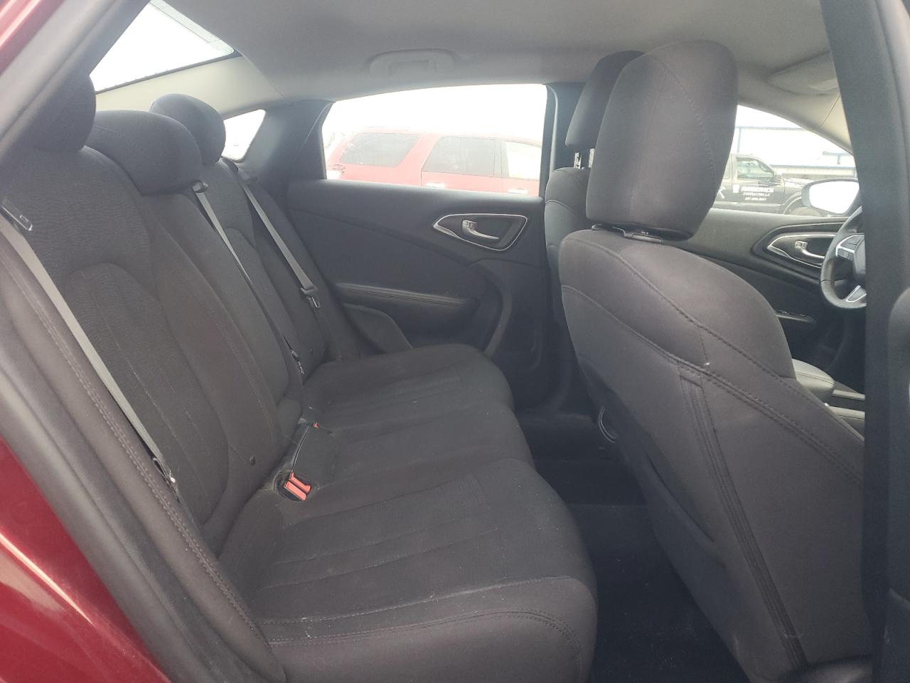 2015 Chrysler 200 Limited VIN: 1C3CCCAB4FN692138 Lot: 92008965