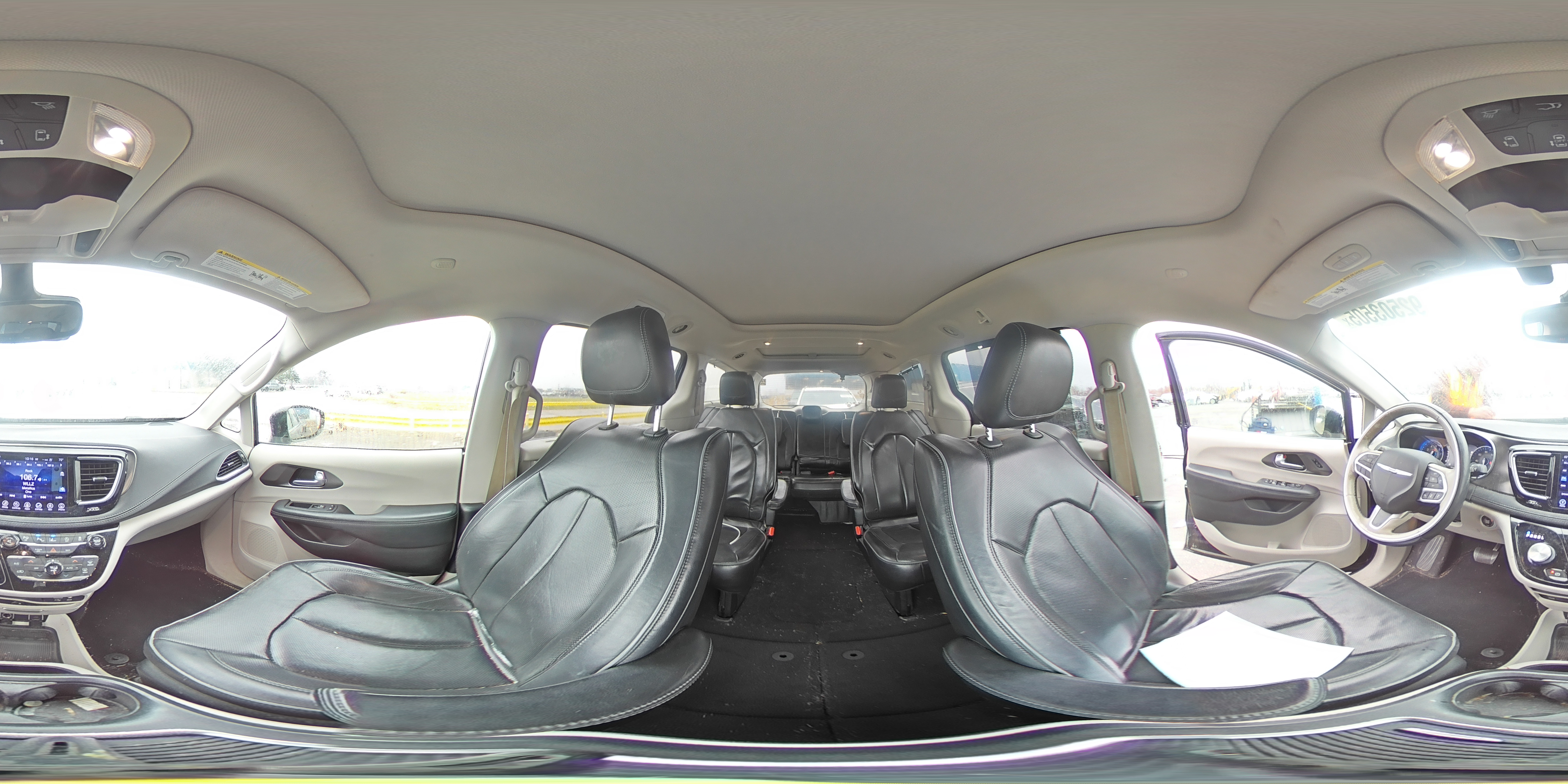 2017 Chrysler Pacifica Limited VIN: 2C4RC1GG8HR838107 Lot: 92503505